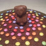 gateau choco light micro onde décoré par les enfants